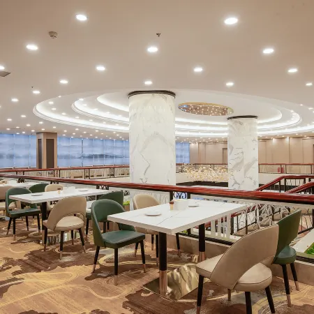 Echarm Plus Hotel (Nanning Railway Station Chaoyang Square)