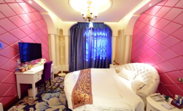 Guoran Theme Hotel (Wuhan Huquan)