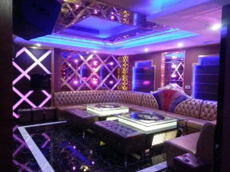 Weigang Hotel Отели рядом с достопримечательностью «Taishan Cape City Holiday Resort Center»