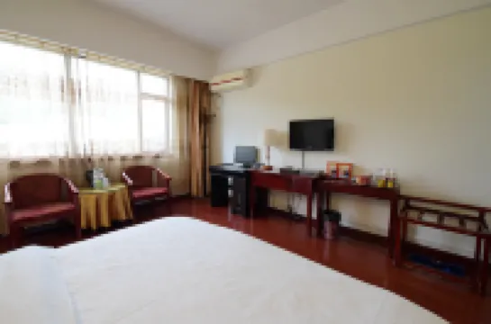 Xingyi Satisfaction 168 Hotel