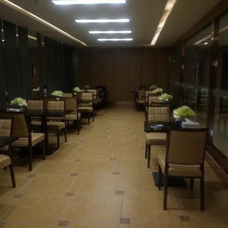 Tongyu Tinghai Holiday Inn