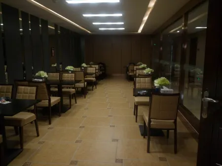 Tongyu Tinghai Holiday Inn