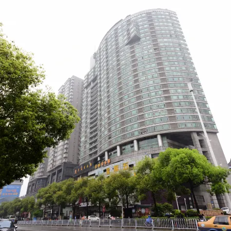 Yijia B&B (Wuyi Square IFS International Financial Center)