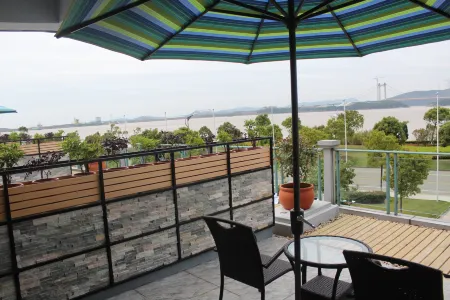 Lushan Ruina Seaview Hotel Отели рядом с достопримечательностью «The Xiushan Island Scenic Area»