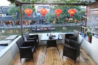Four Seasons Spring Inn (Xitang Linhe store)