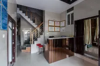 Yiyi Hotel