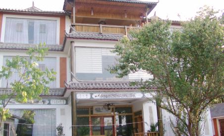 Wuyuan Shiwai Liyuan Good Morning Sun Moonju Lake View Inn - Housity