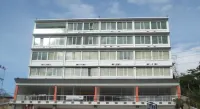 L Bajo Hotel - Pemandangan Pantai