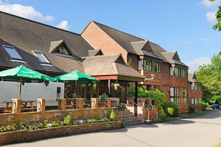 Westmead Hotel Bar & Restaurant Отели в г. Реддич
