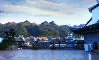 Lijiang Inn - Housity