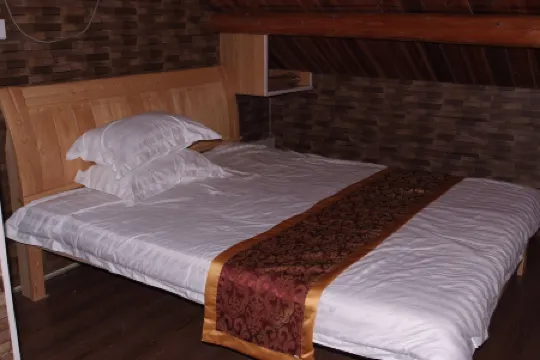 Baihe Hill Farmhouse Restaurant