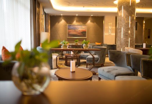 펑징 호텔의 외관 또는 로비 사진