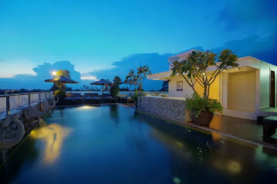 Nita by Vo Luxury Hotel Hoteles cerca de Wat Thmei