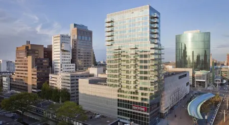 Urban Residences Rotterdam Отели рядом с достопримечательностью «KPN Telecom Building / Toren op Zuid»