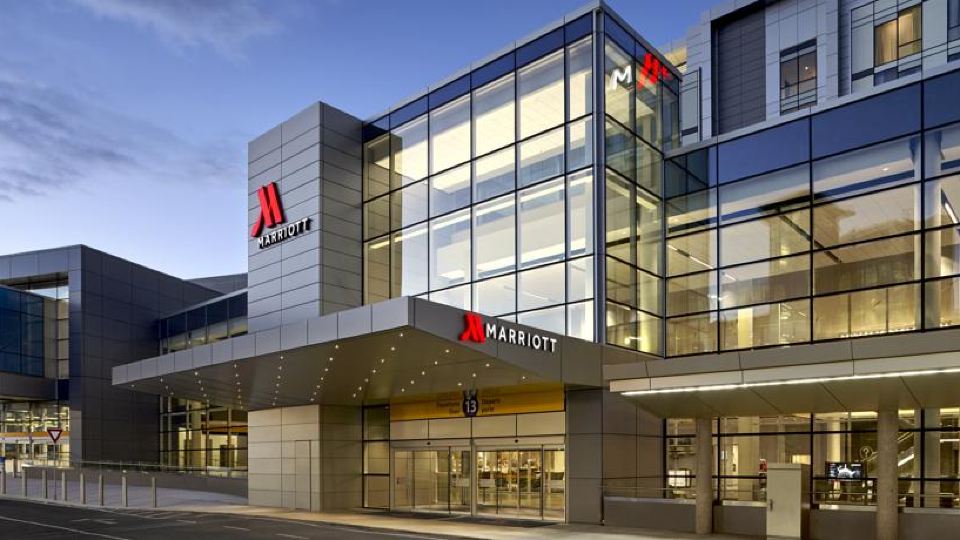 Calgary Airport Marriott In-Terminal Hotel