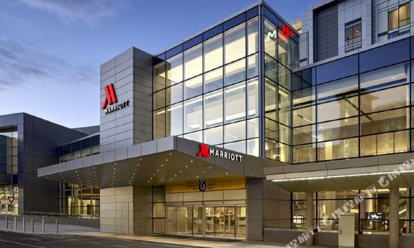 Calgary Airport Marriott In-Terminal Hotel