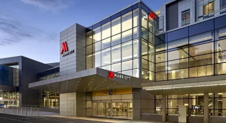 Calgary Airport Marriott In-Terminal Hotel Отели рядом с Аэропорт Калгари