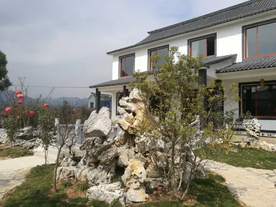 Taijidong Sunjia Farm Hotels near Taiji Cave