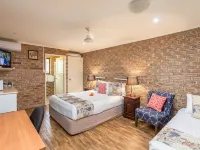 Sunshine Coast Airport Motel Hotels in Coolum Beach