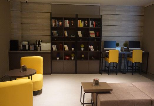 Homeinn Plus Hotel (Beijing Guangqumennei Subway Station Hongrun) Hotel Overview