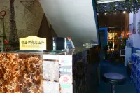 Liyang Eiffel Theme Hotel