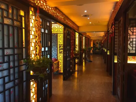 Yingbin Hotel Отели в г. Тунжэнь