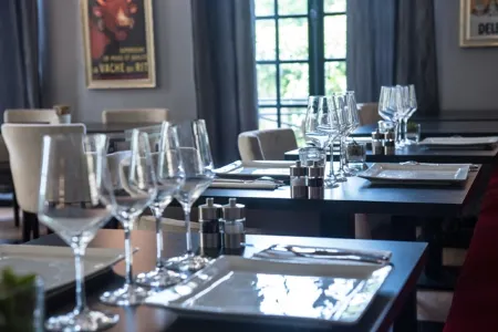 Château de Sancy Отели в г. Помёз