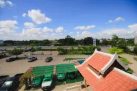 AmornSukhothai Hotel - parking