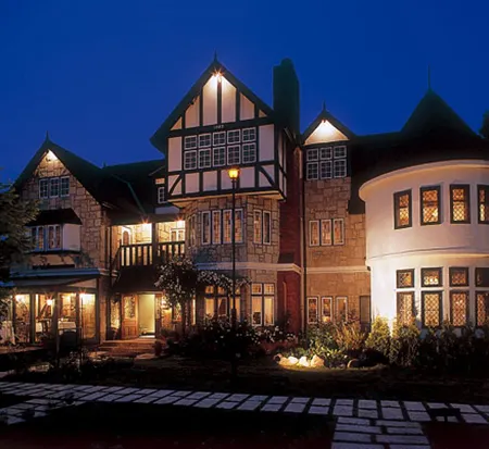 Petit Hotel & Restaurant Old Age
