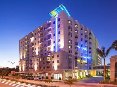 Aloft Sarasota Hotel dekat Ringling Bridge Causeway Park