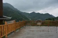 Nongfu Hostel - Mountain view