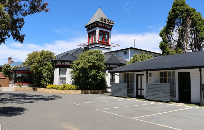Hobart Tower Motel