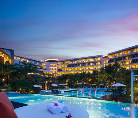 Thousand Cranes Sanya Yazhou Bay int‘l Exchange Centre , Curio Collection by Hilton