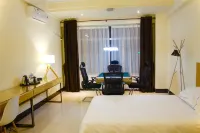 Huacheng Hotel (Qionghai People's Hospital Wanquanhe Branch)