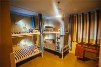 Yinchuan Floating International Youth Hostel (Xinhua Street Drum Tower Branch)