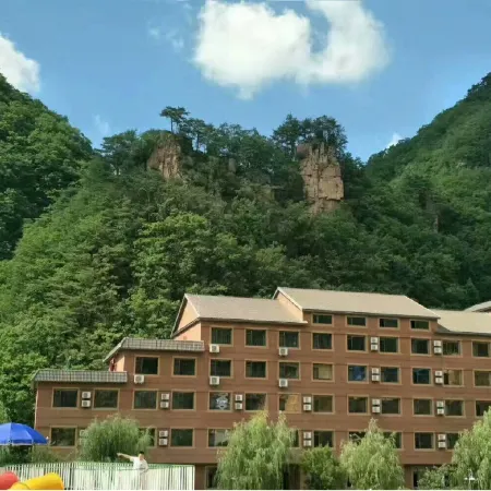 Fengshu Hot Spring Hotel