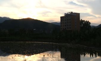 Huangyao Cuiping Bieyuan Hotel