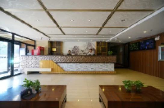 春天連鎖賓館（哈爾濱和興路地鐵站工業大學店）