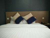 7天酒店(石家庄火车北站和平西路店) - 精选大床房