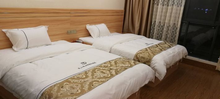 Four Seasons Business Hotel Hotels in Fengshan County