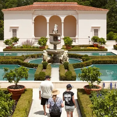 Ashwood Manor Motor Lodge Hotels near Reformed Church of Hamilton