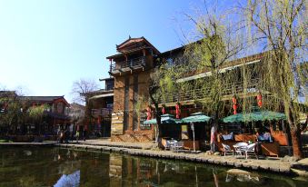 Lijiang Shu He Shangshanruoshui Inn