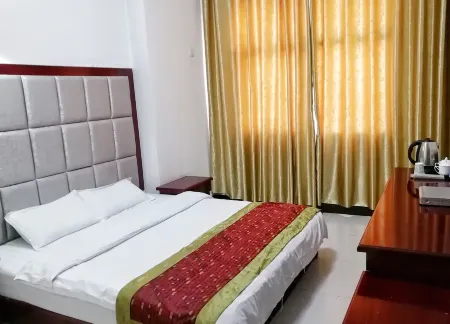 Luochuan Pengcheng Hotel