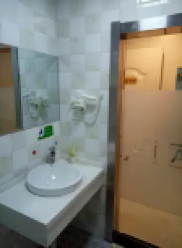 Yuheng Chain Hotel (Aijia Branch)