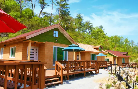 洪川石頭棕色旅館