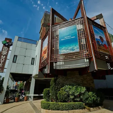 Seasons Motel Hotels near Sunfong Palace