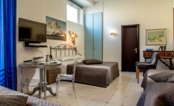 Roma Central Guest House