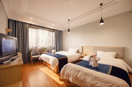 Chunlan Business Hotel Отели рядом с достопримечательностью «Fengcheng River Scenic Area»