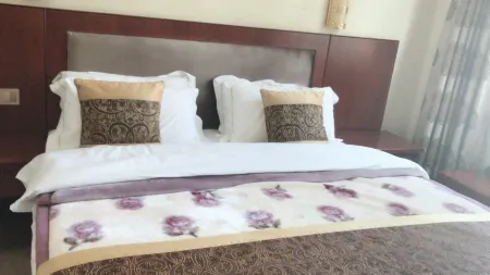 Changning Hotel Отели в г. Чаннин