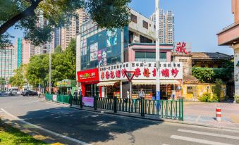 Foshan Jiuzhou Warm Apartment